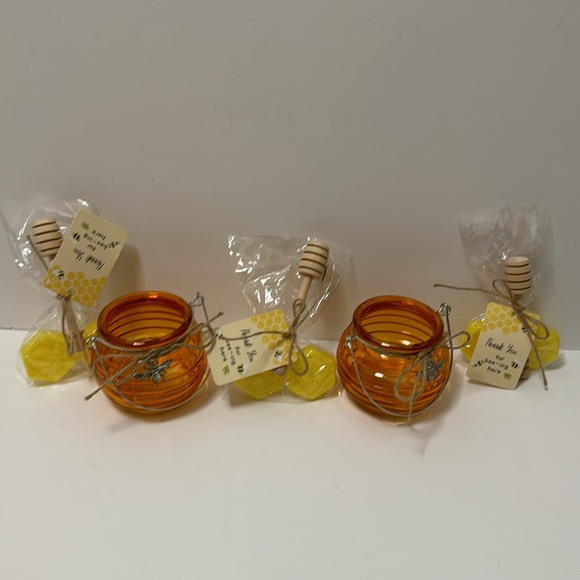 5 piece Thank you for Bee-in Here Party Favors Candly Holders and hand soaps New - Picture 10 of 12